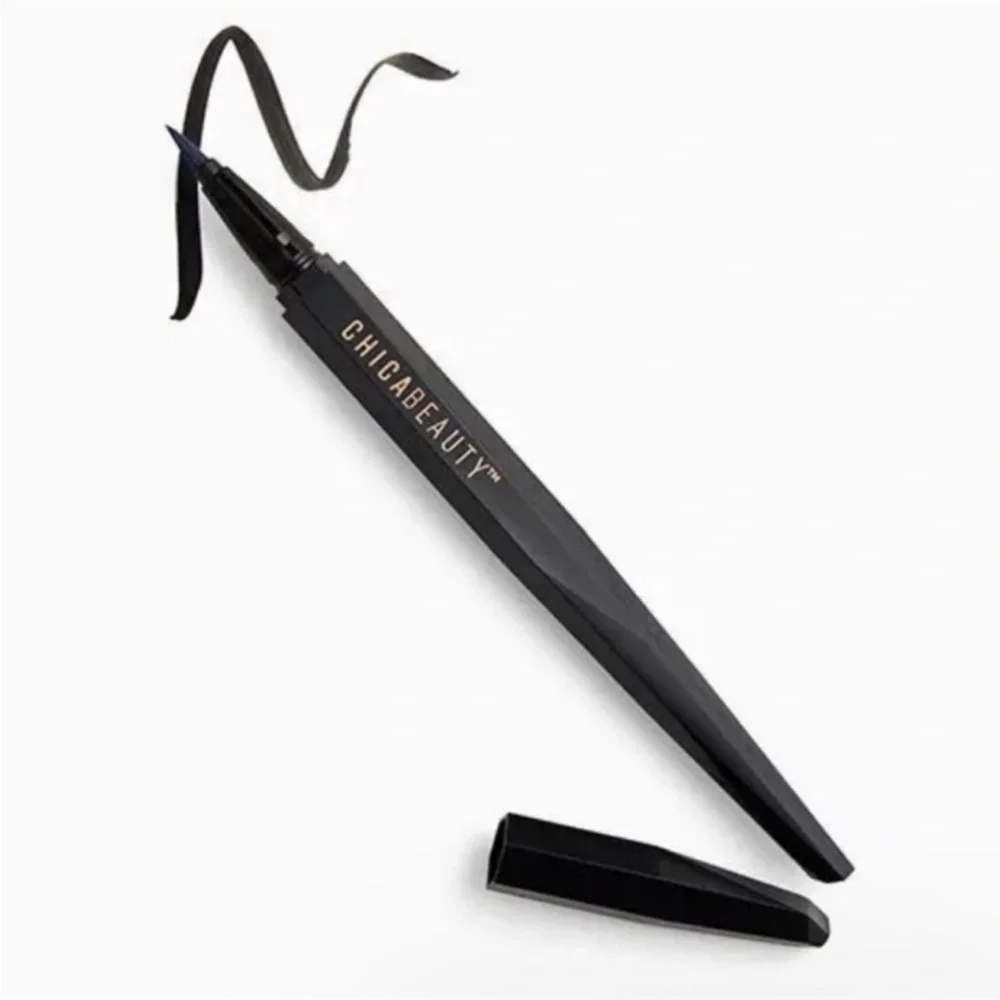 🌸 Chica Beauty Mírame Matte Black Liquid Eyeliner
